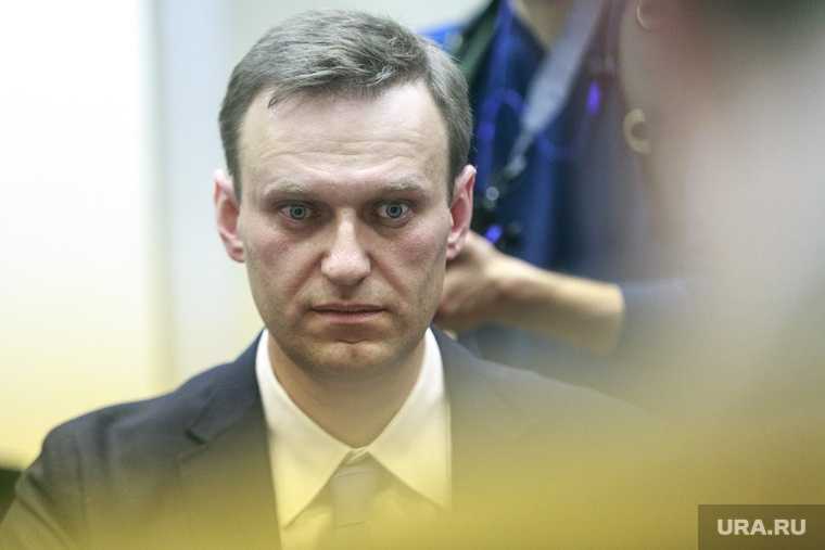 Навальный под подпиской о невыезде
