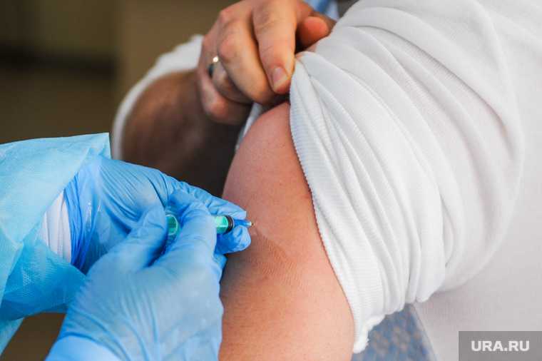 коронавирус вакцина испытатель Свердловска область реакция