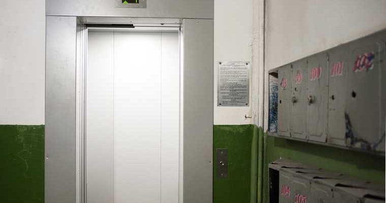 В Петербурге в жилом доме рухнул лифт с пассажирами