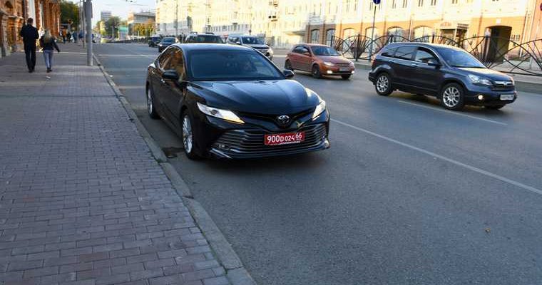 новые автомобили чиновников Омска