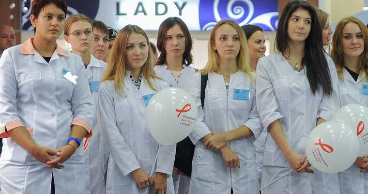 новости хмао студенты лечат коронавирус ковид в югре мед академия сургута помогает властям студенты помогают медикам новости covid-19