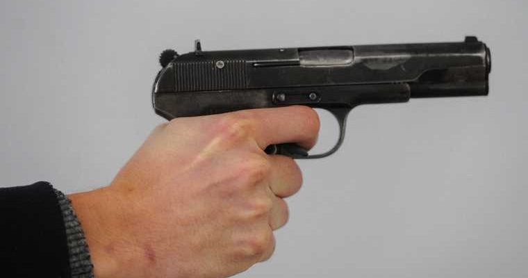 Челябинск полиция табельное оружие