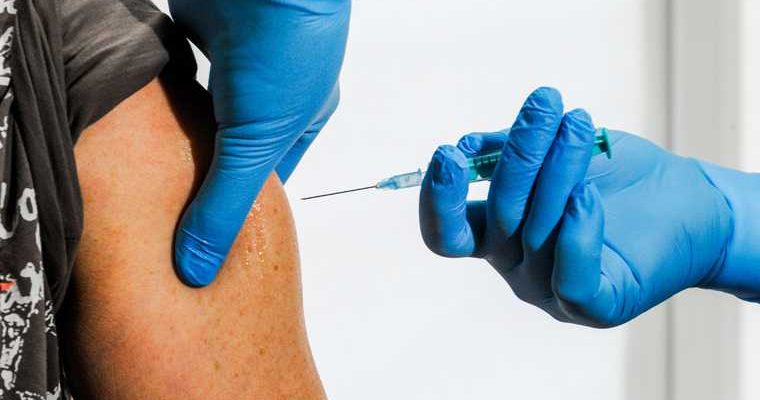 коронавирус вакцина