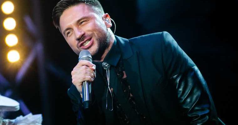 8 марта сергей лазарев бассейн