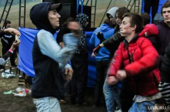 грузия массовая драка священники прихожане упали с балкона