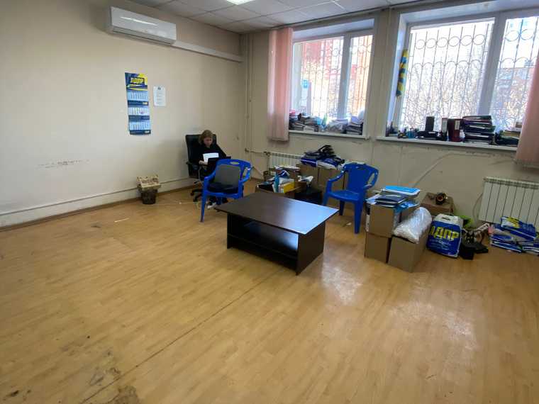 Источник: пермский депутат вывез мебель из офиса ЛДПР. Фото