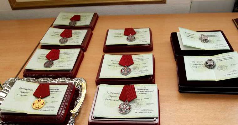 Путин наградил орденами и званием жителей ЯНАО