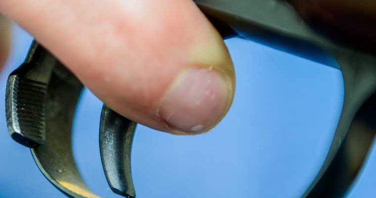 Челябинск травматическое оружие школьник выстрел УМВД