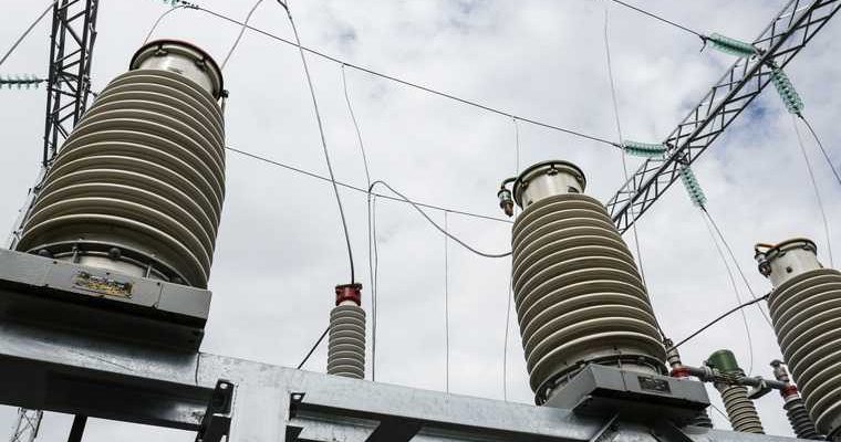 Екатеринбург мужчина залез на поезд