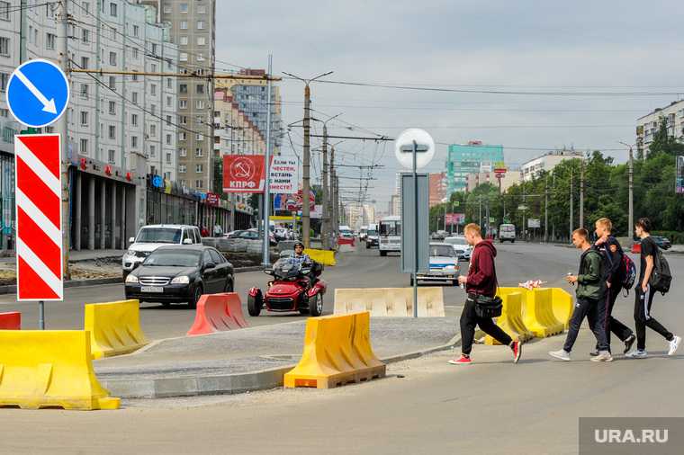 Островки безопасности на Комсомольском проспекте. Челябинск
